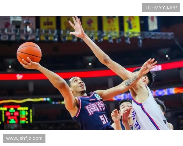 辽宁本钢与南京同曦激战正酣谁能在赛场上笑到最后