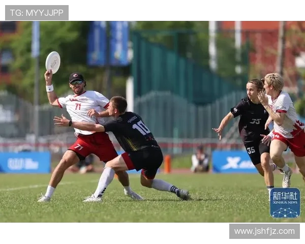 成都飞盘队在世界攀岩锦标赛中以77分稳居积分榜首位